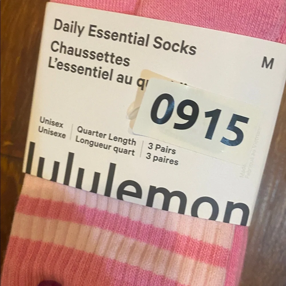 NWT Lululemon daily essential socks Multi 3 Pk Size: Medium
